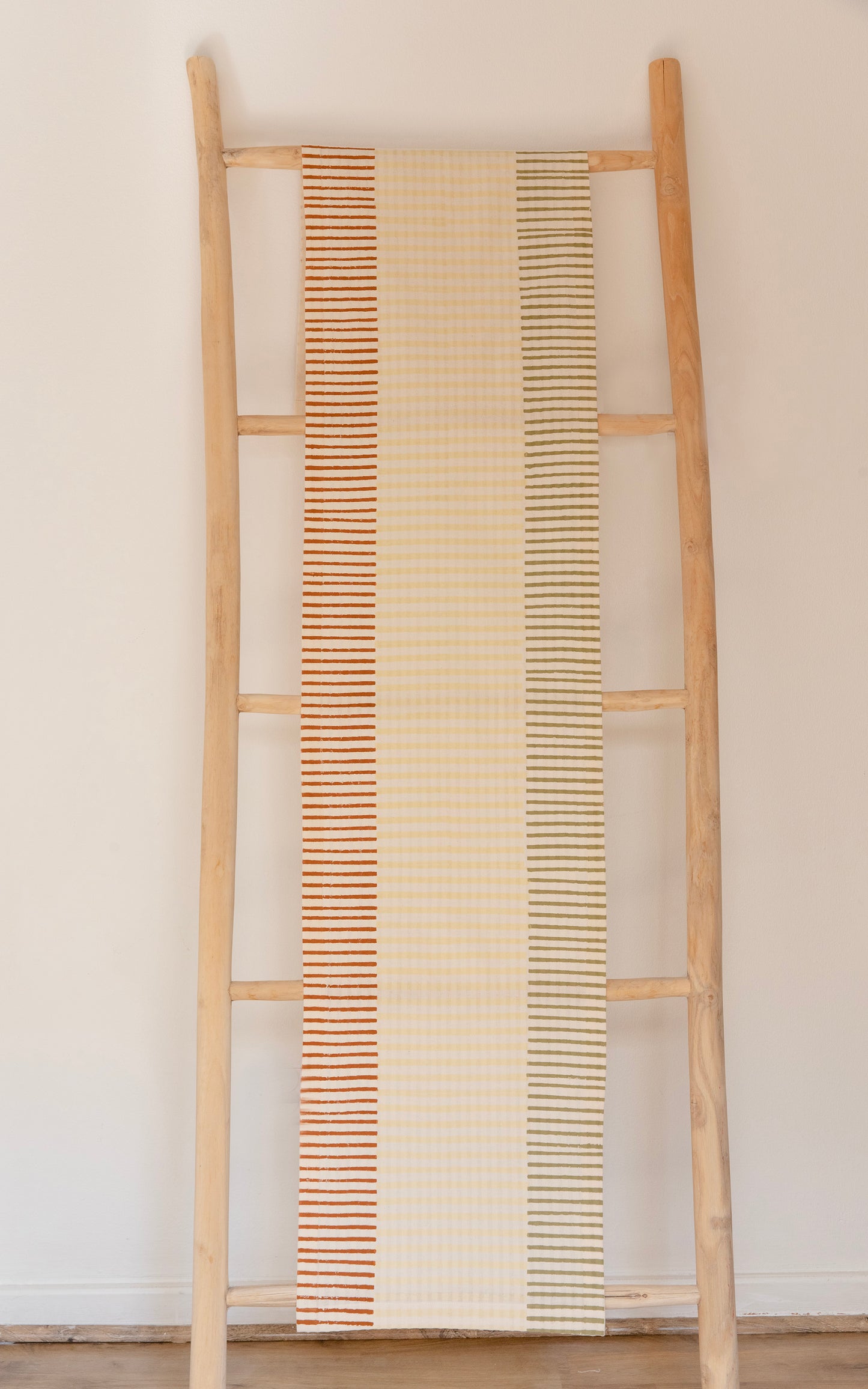 RAYURES table runner