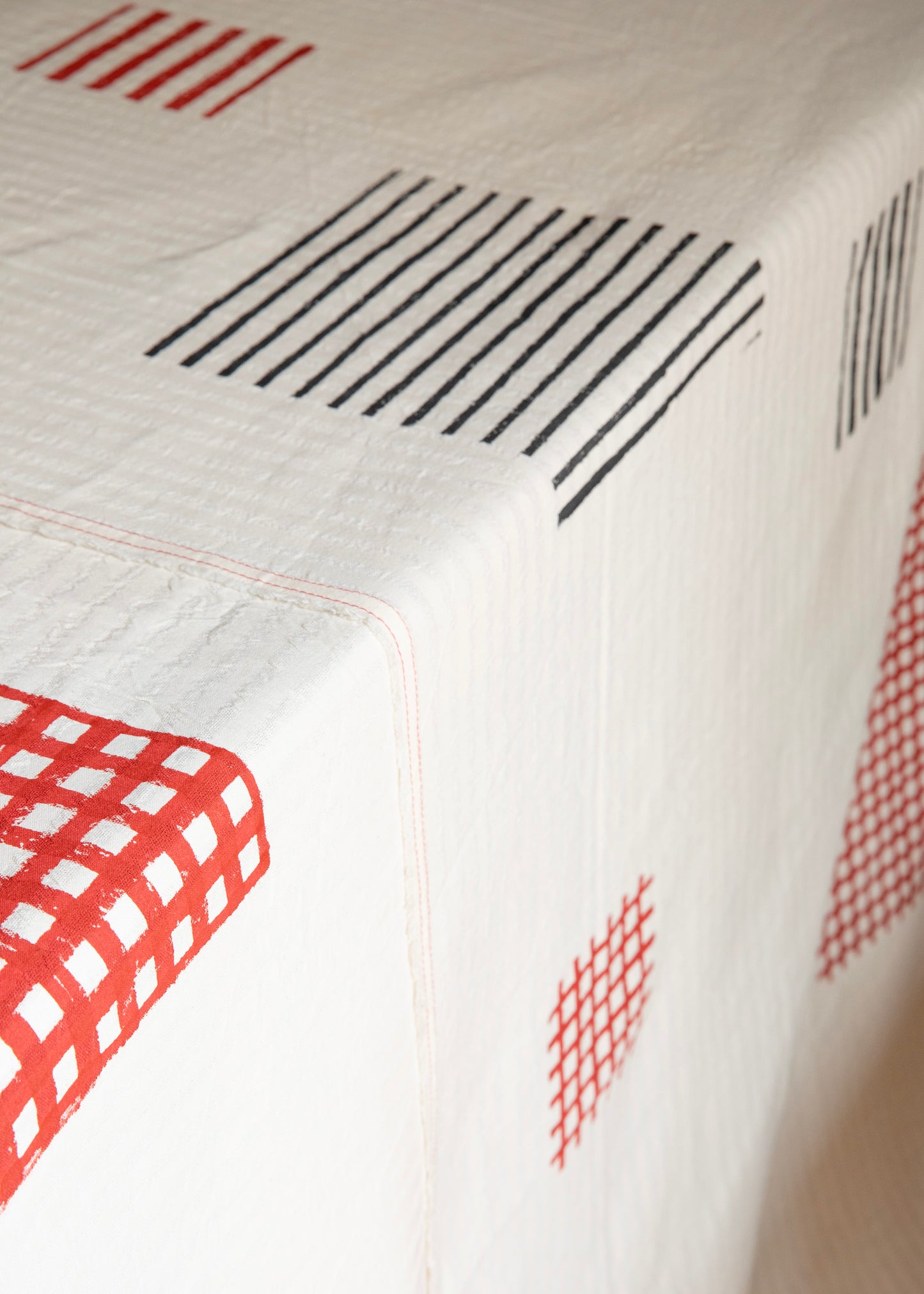 RACINES CARRÉES tablecloth